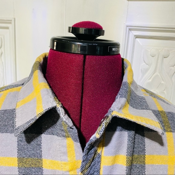 Quicksilver Plaid Cotton Button-Up Shirt. Medium. - Picture 5 of 10